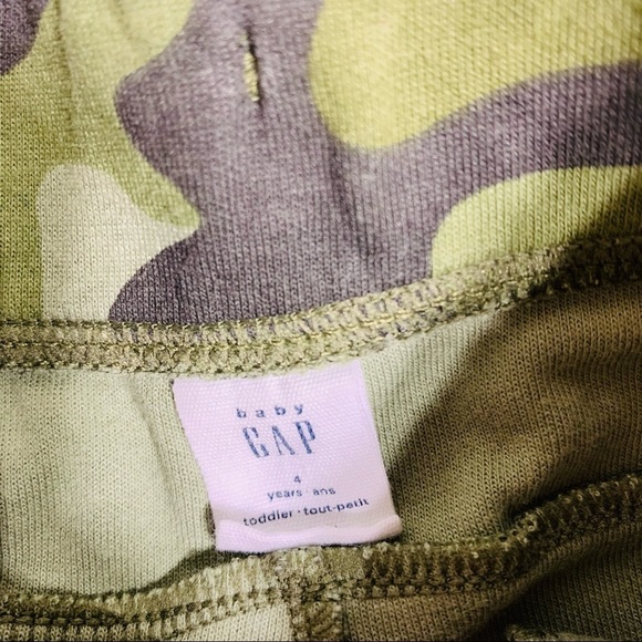 Gap boy’s 4Y camo joggers - Picture 2 of 3